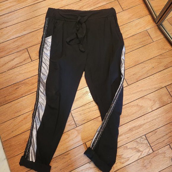 BEYOND just PANTS! - Picture 1 of 4